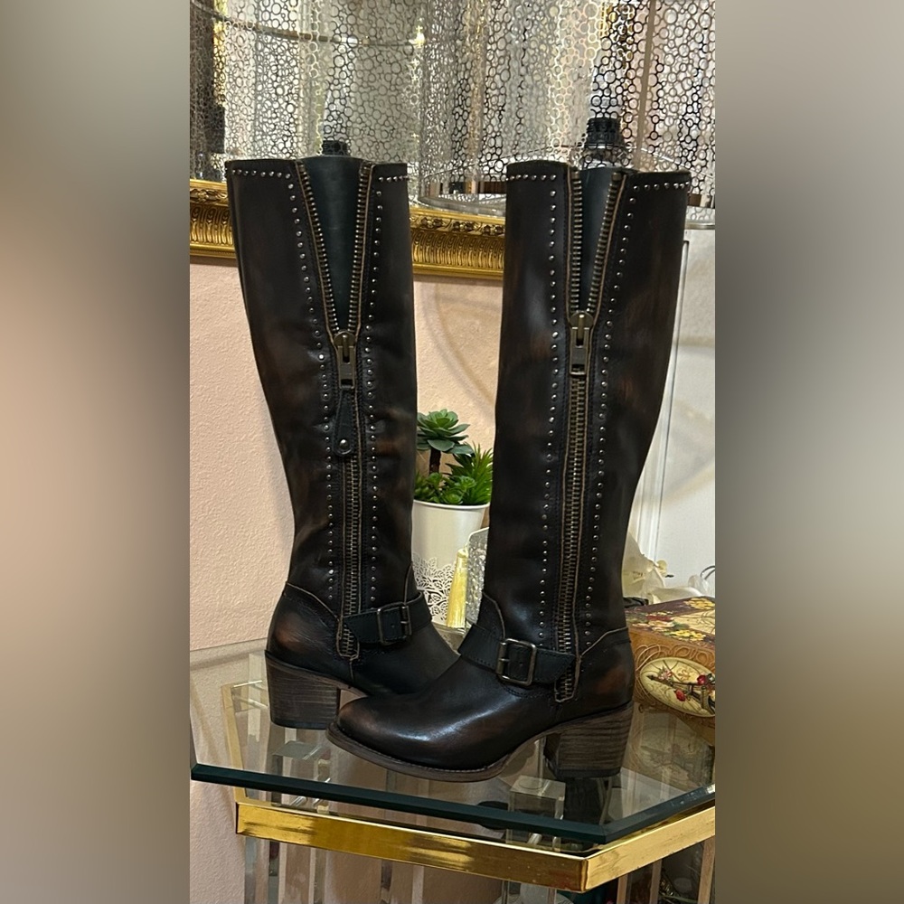 *Never Worn Freebird by Steven Carson Black Leather Distressed Heeled Boots Sz 6